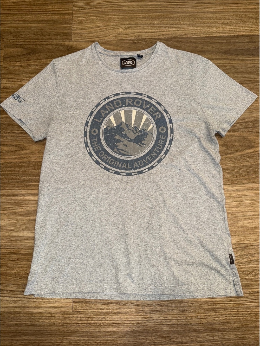 Official Land Rover Women’s Graphic Tshirt Shortsleeve Medium #LR4599